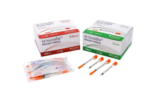 Sterile plastic syringes with low dead space, ideal for safe and precise medication administration.